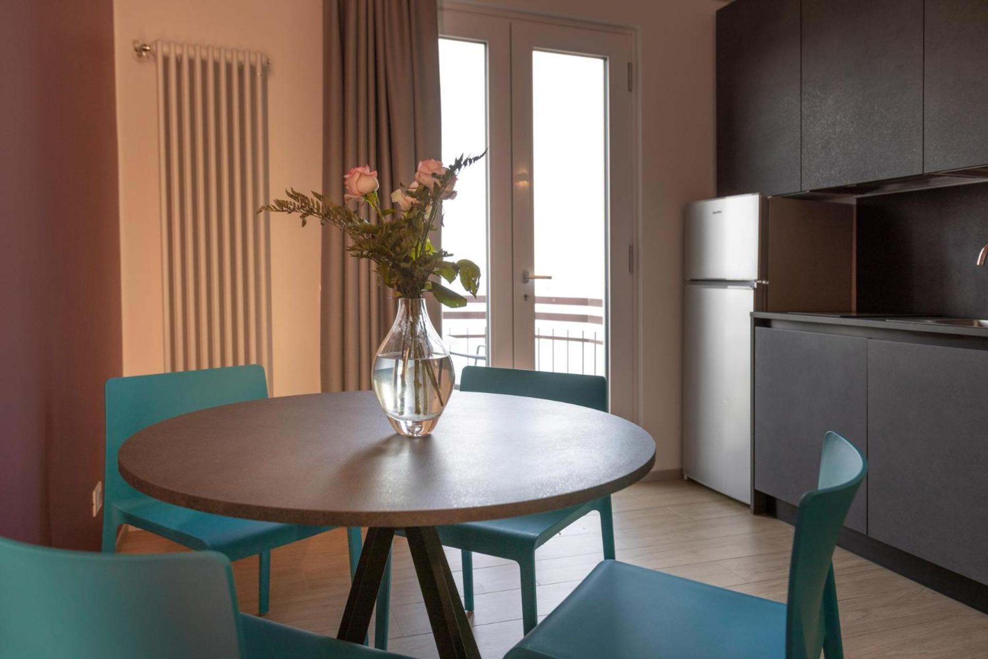 Residence Solei Classic & Plus Бренцоне сул Гарда Екстериор снимка